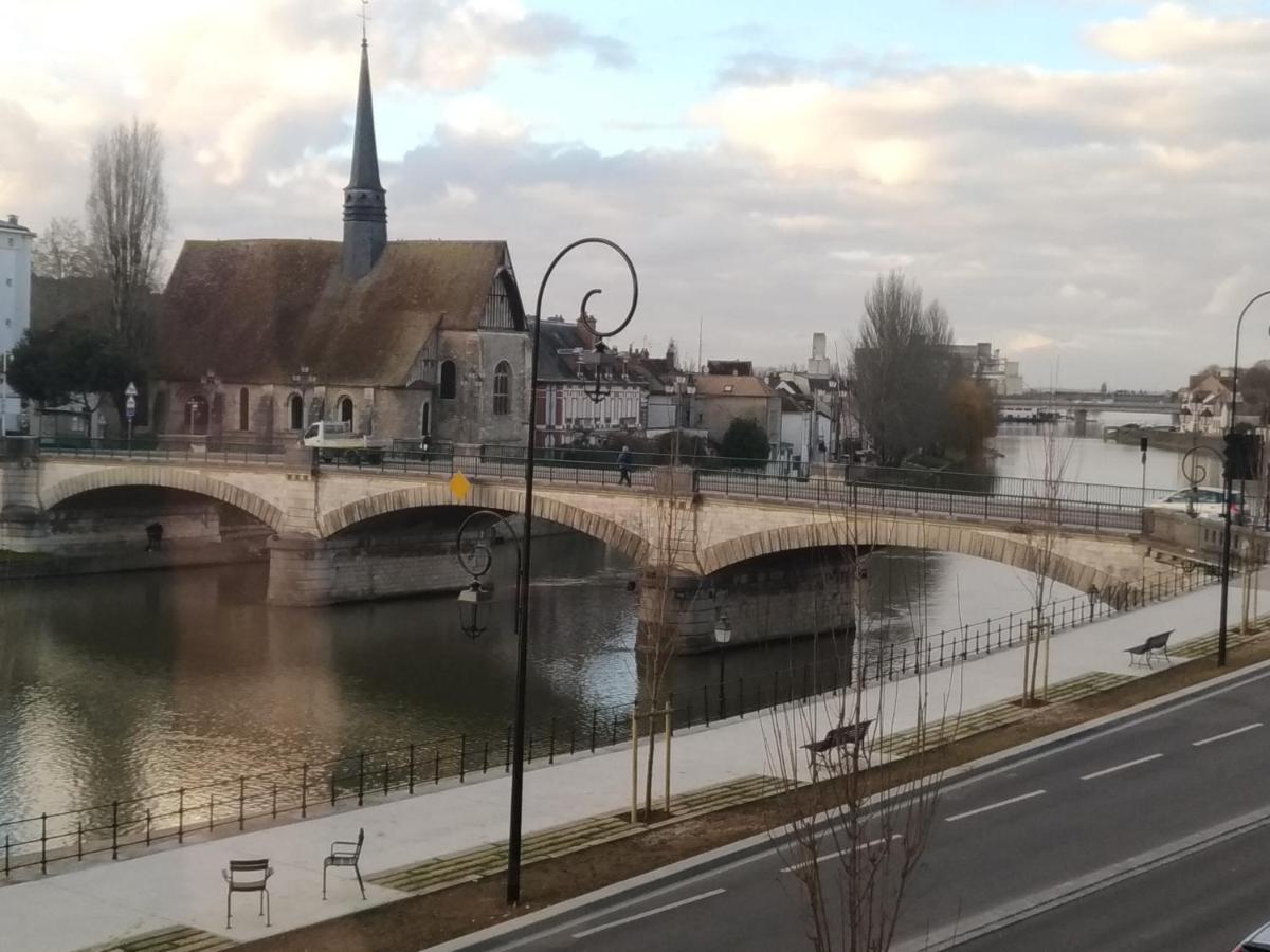 Chambre privée dans maison centre-ville Sens Petit-déjeuner compris Exterior foto